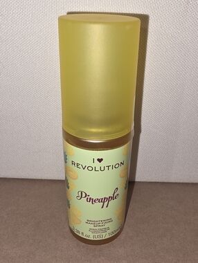 Makeup Revolution Pineapple Brightening Makeup Fixing Spray - Yellow Cap